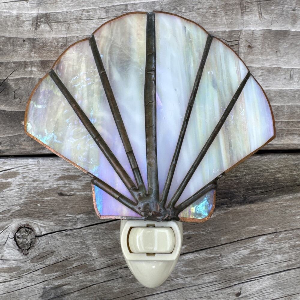 Vtg Stained Glass Seashell Fan 5.25” Plug In Night Light Iridescent Sheen